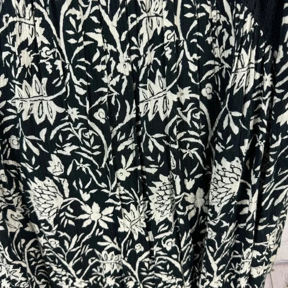 Volcom Salty Free Dress Black White Floral Size Small - Picture 3 of 10